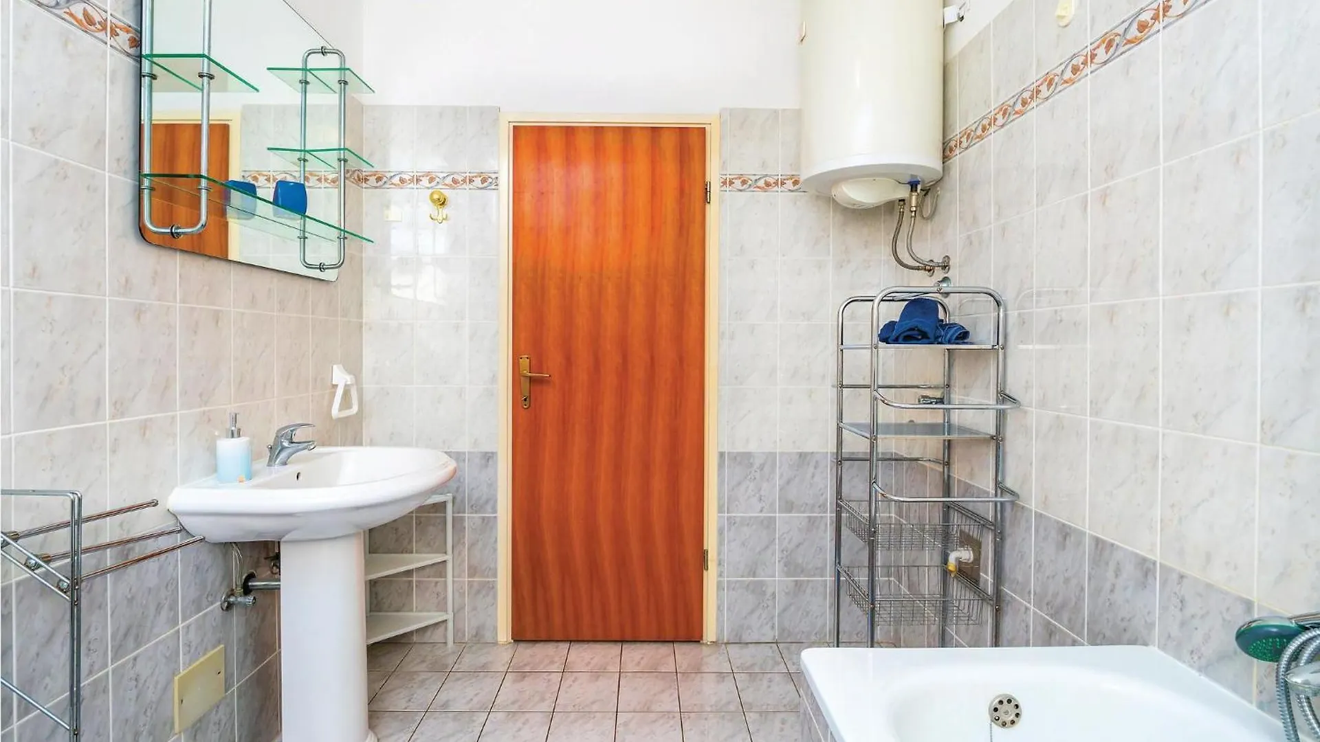 2 Bedroom Gorgeous Apartment In Rabac 0*,