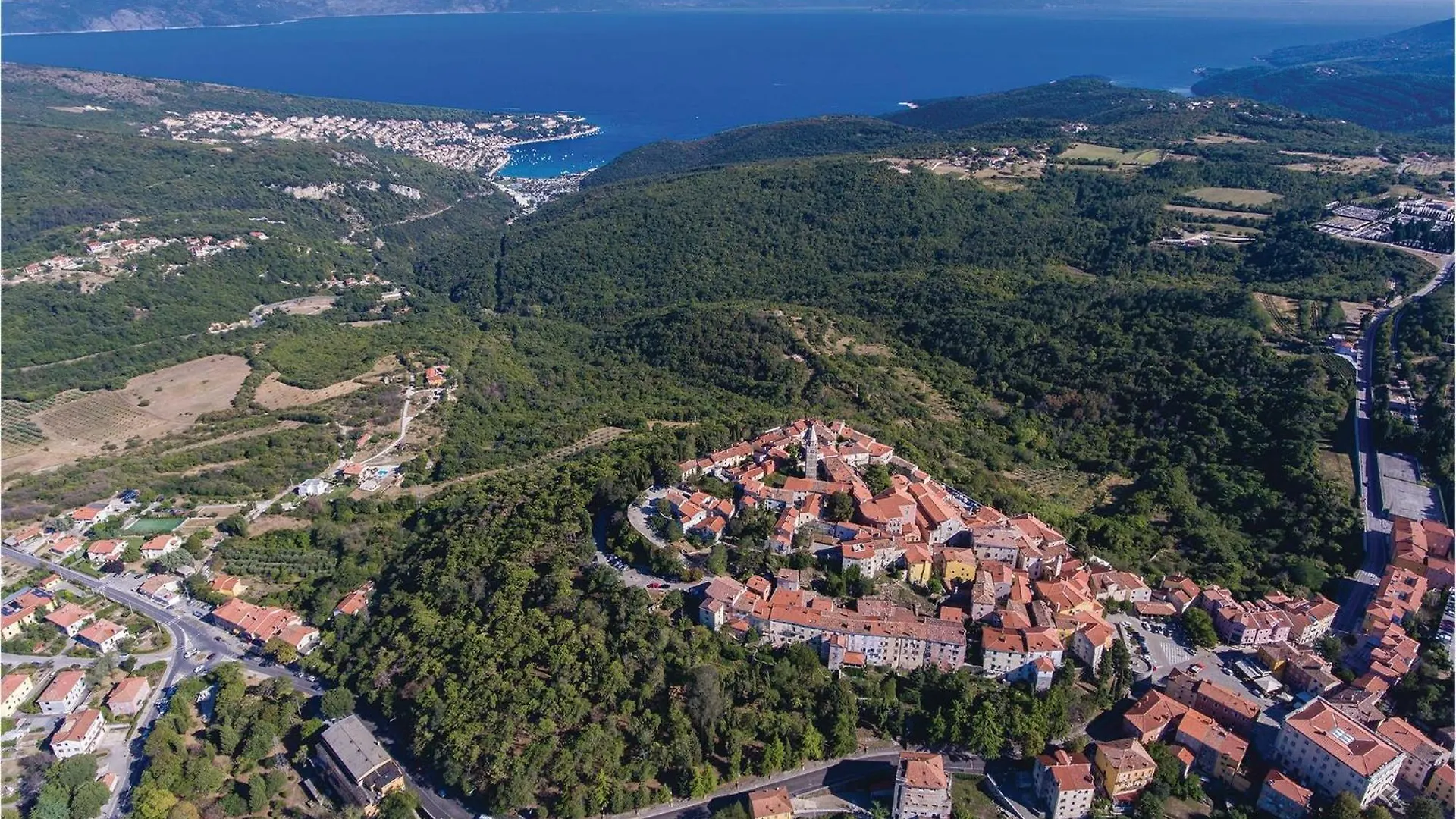 2 Bedroom Gorgeous Apartment In Rabac