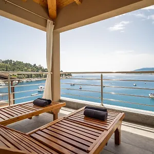 Seafront 2-bedroom Nika - Rabac